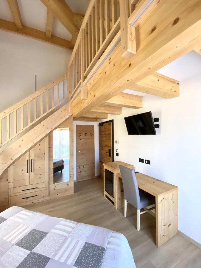 Hotel Chalet Alaska ปอซซาดิฟัซซา ภายนอก รูปภาพ