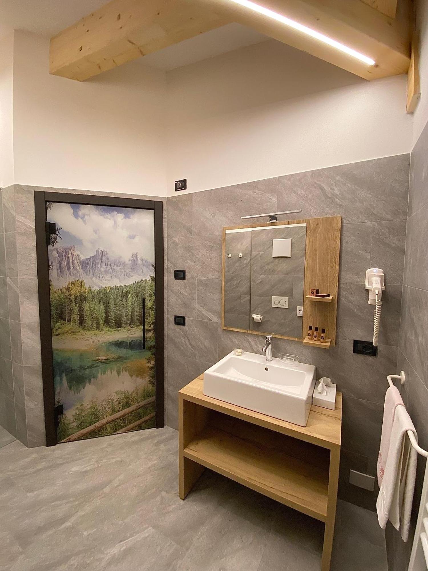 Hotel Chalet Alaska ปอซซาดิฟัซซา ภายนอก รูปภาพ