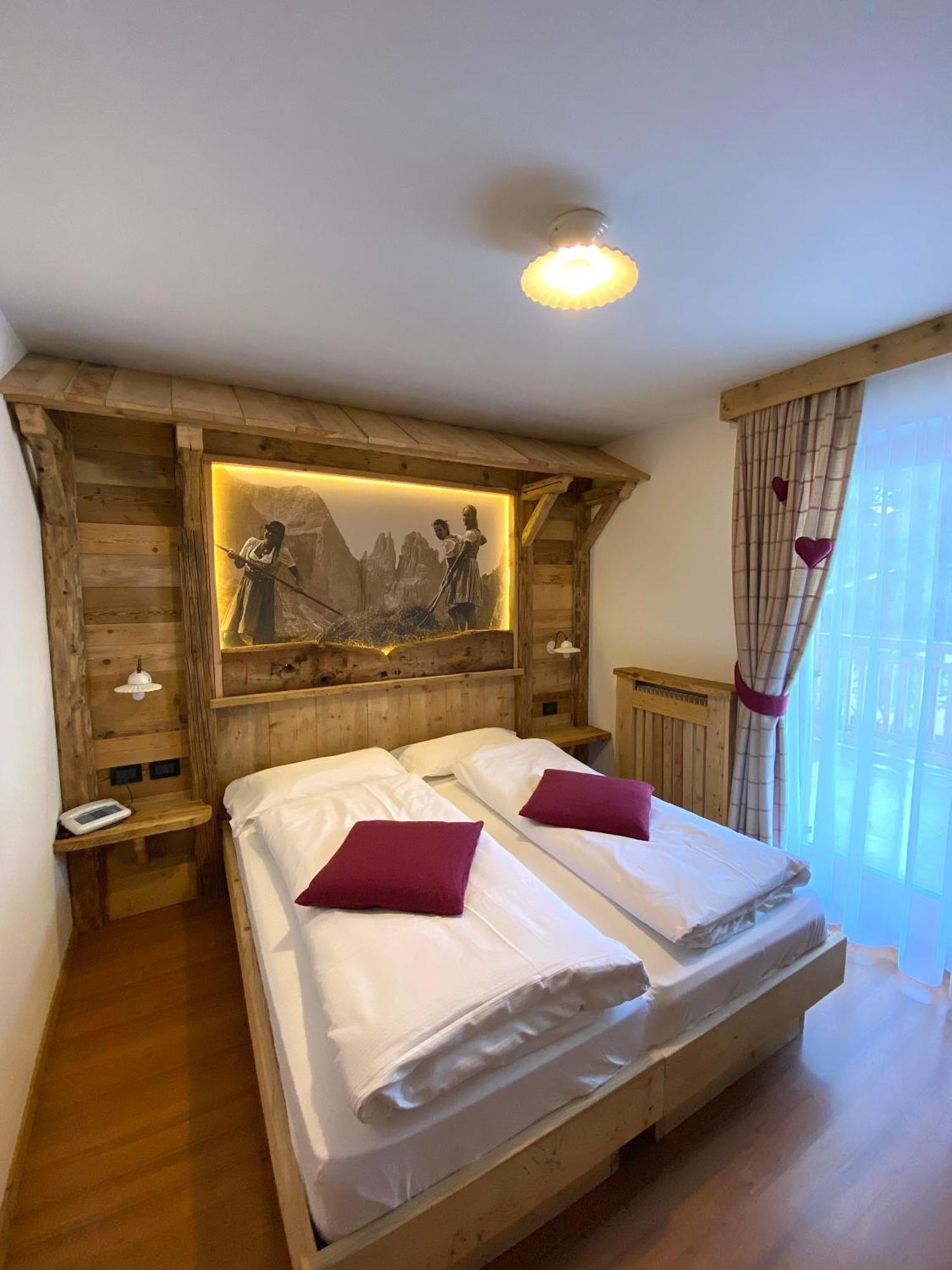 Hotel Chalet Alaska ปอซซาดิฟัซซา ภายนอก รูปภาพ