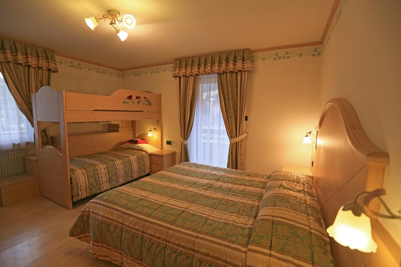 Hotel Chalet Alaska ปอซซาดิฟัซซา ภายนอก รูปภาพ