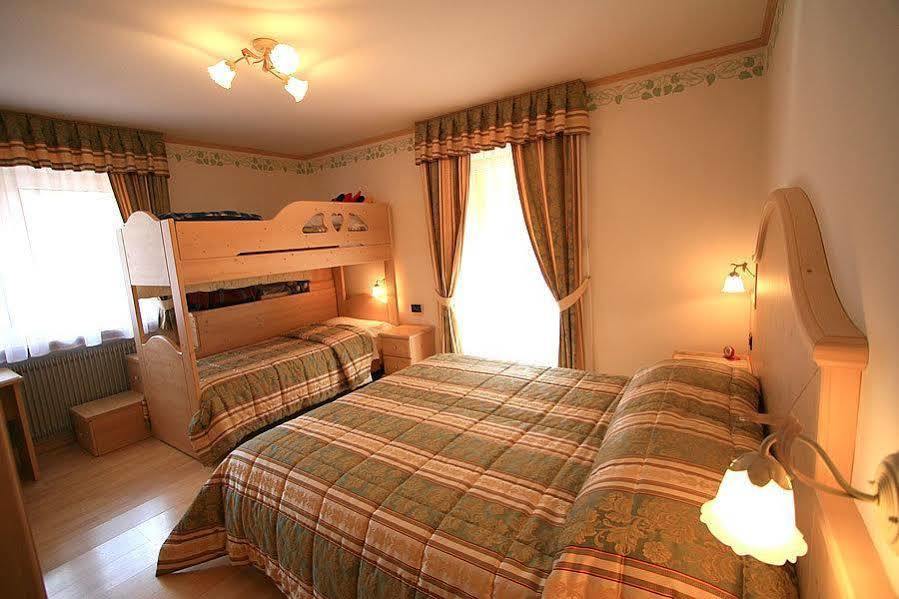 Hotel Chalet Alaska ปอซซาดิฟัซซา ภายนอก รูปภาพ