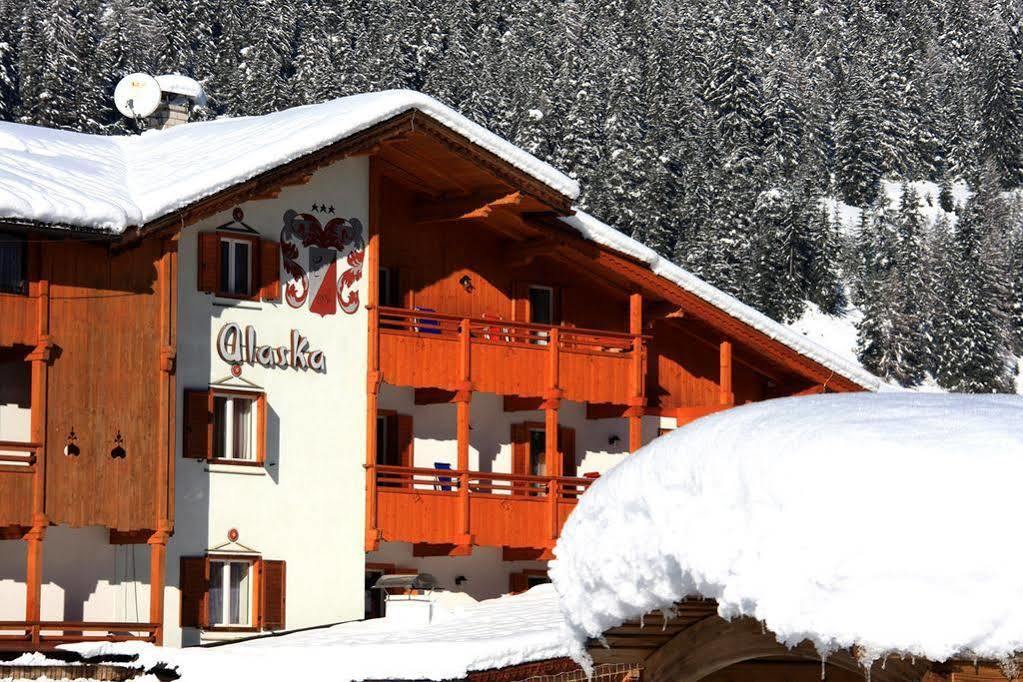 Hotel Chalet Alaska ปอซซาดิฟัซซา ภายนอก รูปภาพ